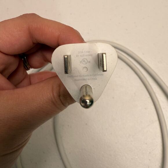 Apple Macbook Charger Power Cord Charging Extender Cable White GENUINE USED - Picture 3 of 3